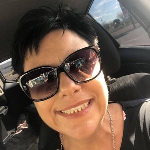 Meet your Posher, Angie